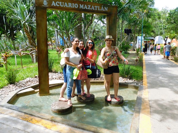 Acuario Mazatlán, se consolida como uno de los lugares preferidos por los turistas que visitan el puerto de Mazatlán, con una afluencia de 750 personas por hora,  en horario  pico de asistencia. (de 11 a.m a 2:00 p.m).