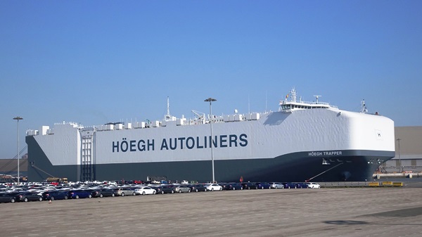 Barco Höeg Target, el buque de carga más grande del mundo