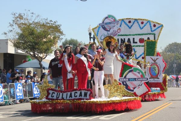carro-alegorico-culiacan