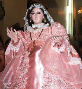 Celebra el D&iacute;a de la Sant&iacute;sima Virgen del Rosario