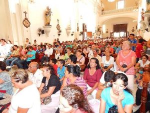 Celebra el D&iacute;a de la Sant&iacute;sima Virgen del Rosario