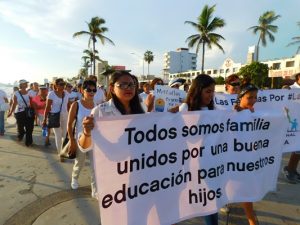 Marcha derecho influir contenido libros texto Mazatl&aacute;n 2016
