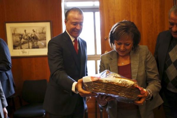 c1d5e6c0-6f99-4852-afb5-fd21999ca61f