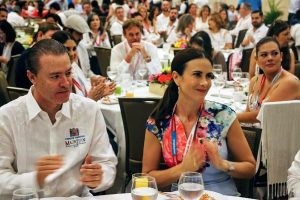 Un &eacute;xito el desayuno de Mazatl&aacute;n en el Tianguis 2017