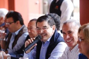 El que empresarios del pa&iacute;s est&eacute;n invirtiendo en Sinaloa nos motiva a redoblar esfuerzos para atraer y generar m&aacute;s proyectos de desarrollo, independientemente de los escenarios adversos a nivel internacional:Javier Liz&aacute;rraga Merdado titular de Sedeco Sinaloa