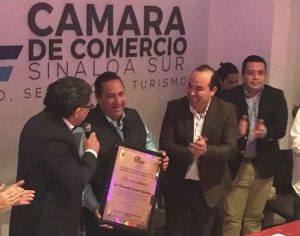 Reconocimiento Organismos Empresariales Fernando Pucheta Alcalde de Mazatl&aacute;n 2017